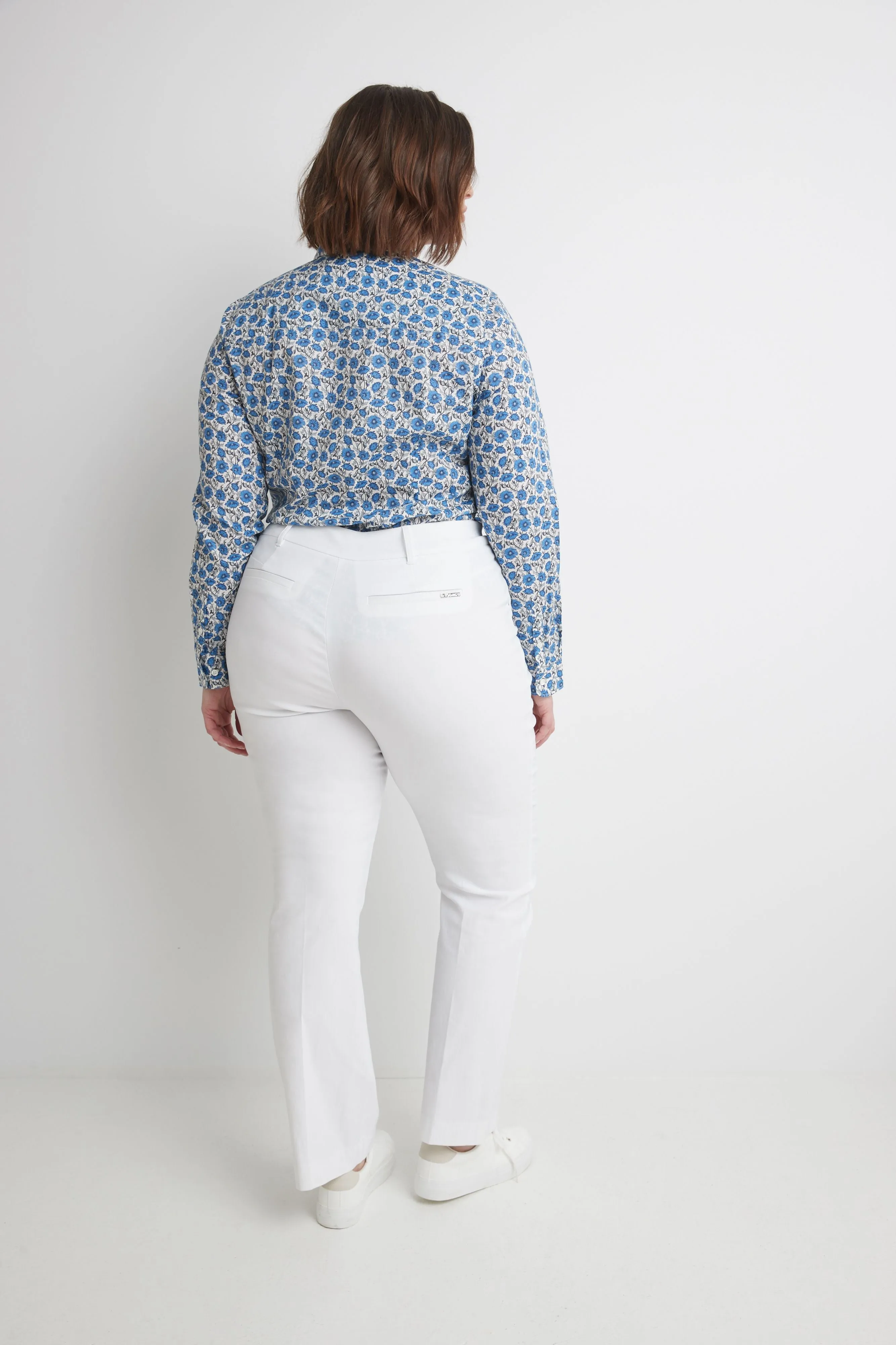 Curvy Pull-on Barely Bootcut Classic Pants