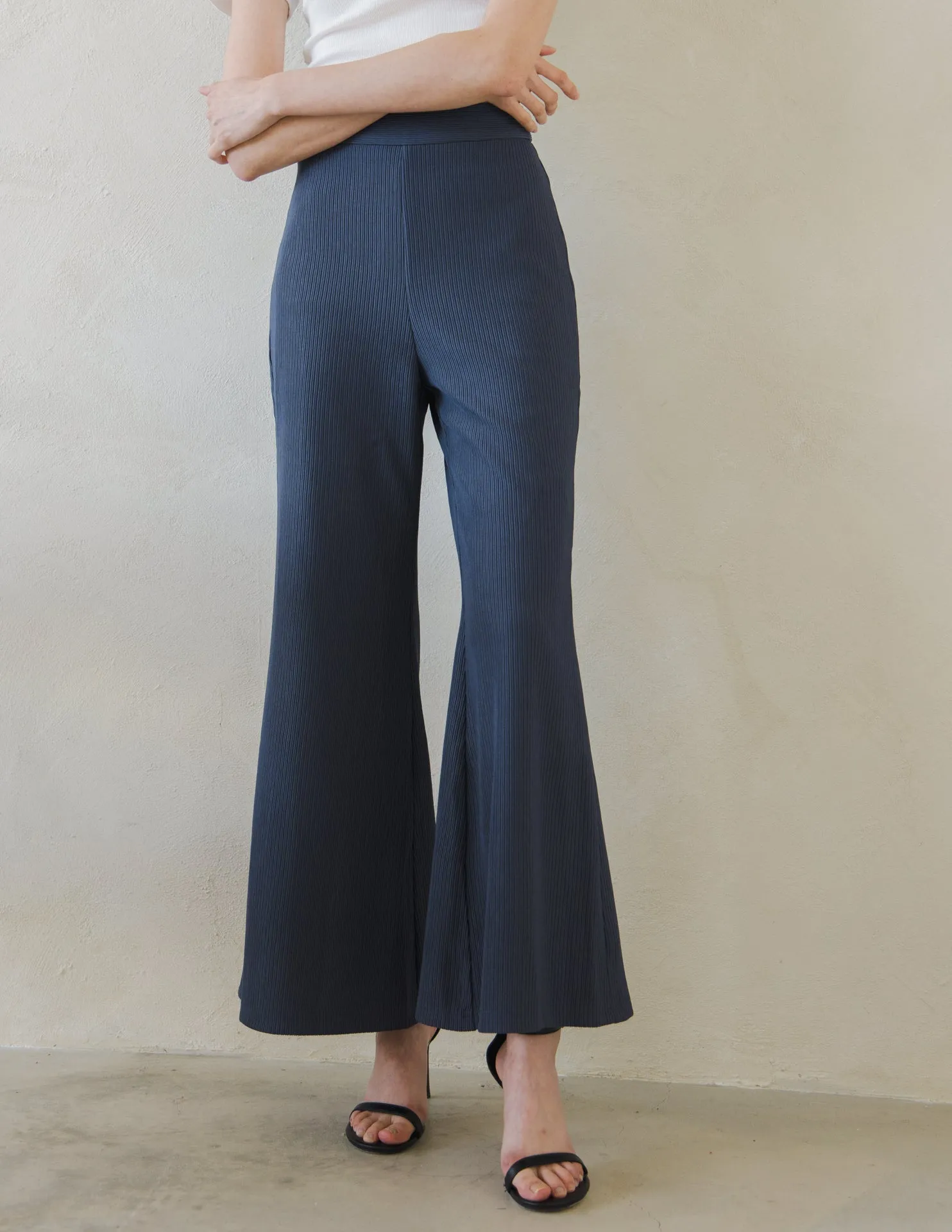 Nana Pants in Navy